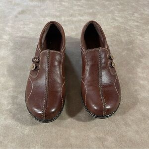 Clarks Bendables Split Toe Button leather Loafers Size 8‎